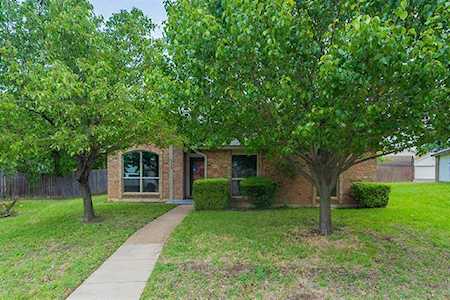 4113 Stinwick Lane Grand Prairie, TX 75052