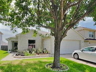 5448 Kleberg Drive Grand Prairie, TX 75052