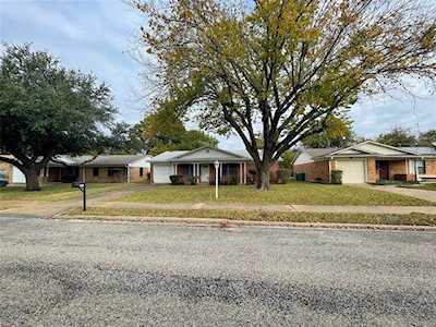 1811 W Hunt Street Sherman, TX 75092