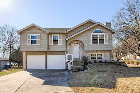 120 Antoinette Terrace Lake St Louis, MO 63367