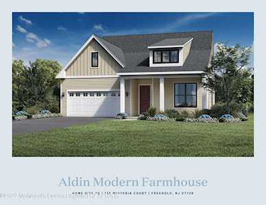 135 Wisteria Ct Freehold, NJ 07728