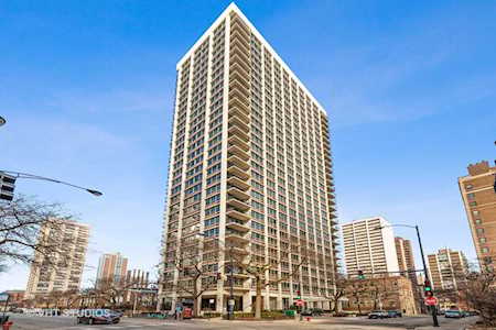 88 W Schiller St #1704 Chicago, IL 60610