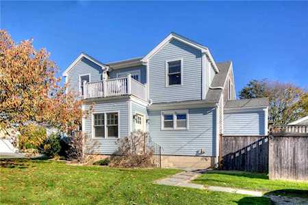 105 Ellery Ave Middletown, RI 02842