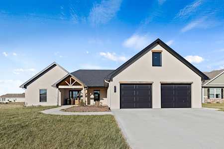 711 Addie LN Centralia, MO 65240