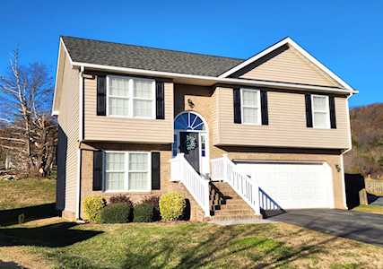 2733 Paddington Station Vinton, VA 24179