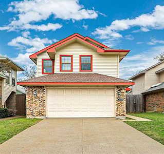 3823 Clover Hill Lane Carrollton, TX 75007