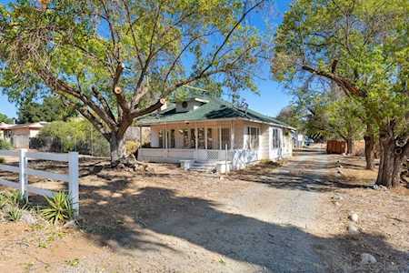 10555 Palm Row Dr. Lakeside, CA 92040
