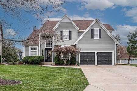 8517 W 144th Place Overland Park, KS 66223