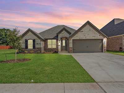 1462 Highland Park Circle Granbury, TX 76048
