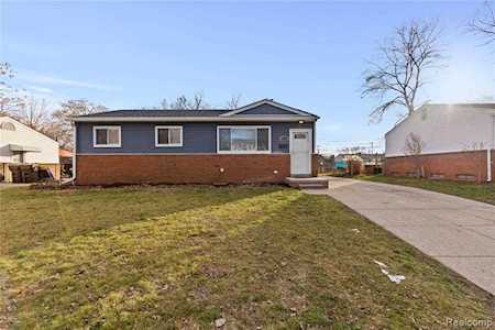 35459 Glover St Wayne, MI 48184