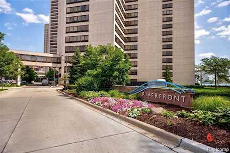300 Riverfront Dr #26J Detroit, MI 48226