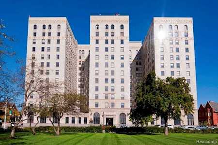15 E Kirby St #701 Detroit, MI 48202