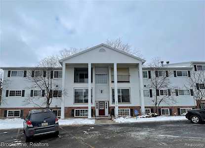 470 Baldwin Ave Apt 33 Rochester, MI 48307