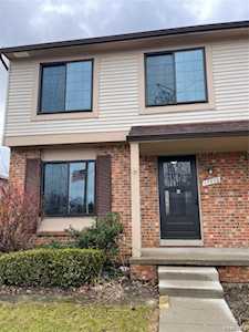 17072 Kingsbrooke Dr Clinton Twp, MI 48038