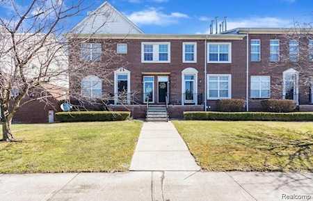 43051 Strand Dr #10 Sterling Heights, MI 48313