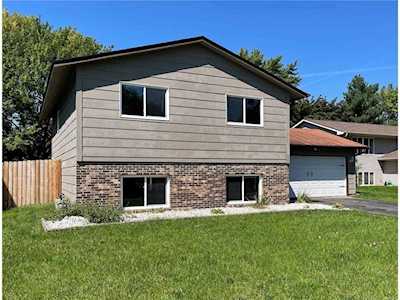 9866 Heath Avenue S Cottage Grove, MN 55016