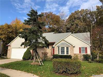 3219 Featherstone Ct Ann Arbor, MI 48105
