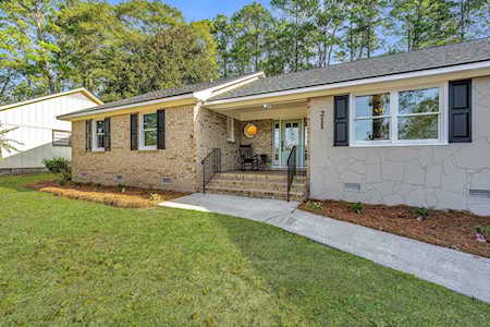 211 Shaftesbury Ln Summerville, SC 29485