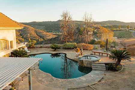 9448 Quail Canyon Rd El Cajon, CA 92021