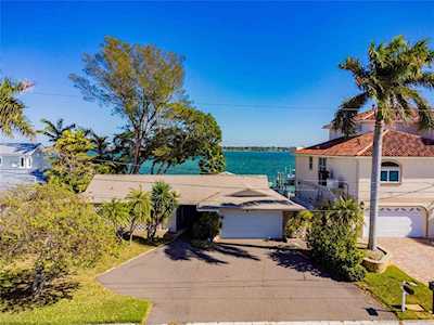 1205 Bay Dr Belleair Beach, FL 33786