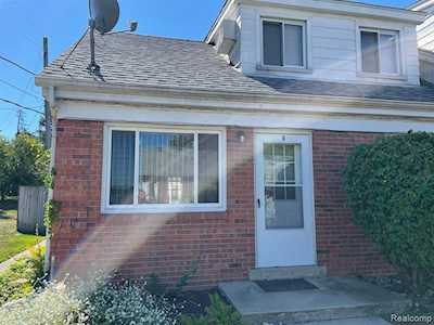 32-46 N Liberty St #9 Belleville, MI 48111