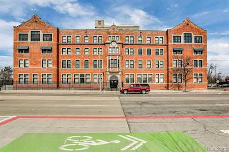 6533 E Jefferson Ave #501T Detroit, MI 48207