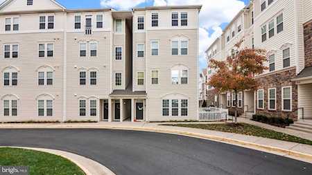 24620 Byrne Meadow Square #302 Aldie, VA 20105