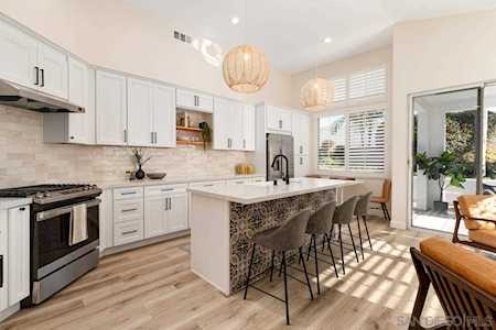 6027 Dassia Way Oceanside, CA 92056