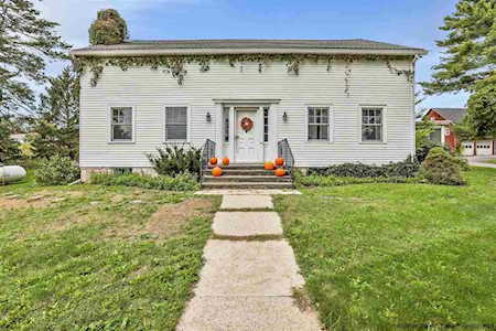 100 Red Barn Rd New Paltz, NY 12561