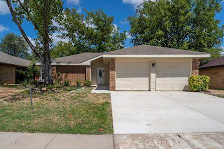 407 Kalmia Drive Arlington, TX 76018