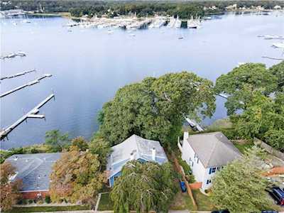 173 Grand View Dr Warwick, RI 02886