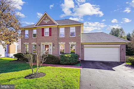 8495 Silverview Dr Lorton, VA 22079