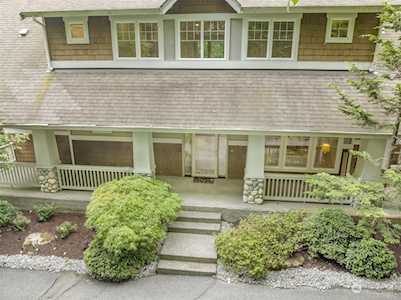 1020 1st Place SE Issaquah, WA 98027