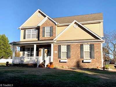 2521 Abbott Oaks Drive Kernersville, NC 27284