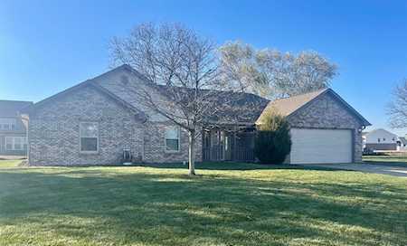 914 S Windhaven Ct New Palestine, IN 46163