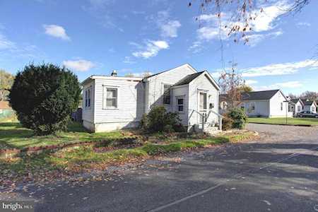 17 Iona Ave Penns Grove, NJ 08069