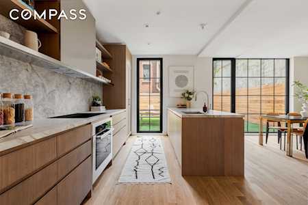 441 W 37th St #GARDEN New York, NY 10018
