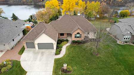 1041 Crestview Dr Wrightstown, WI 54180