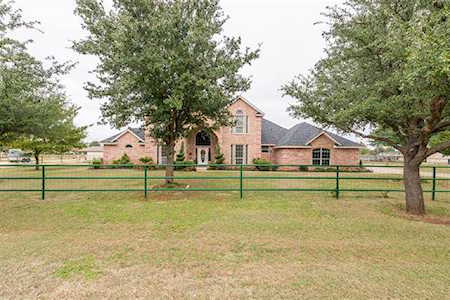 1005 Blue Roan Lane Crowley, TX 76036