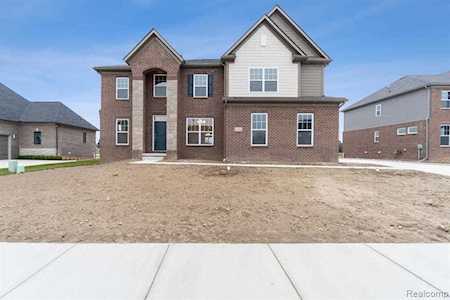 13326 Valencia Utica, MI 48315