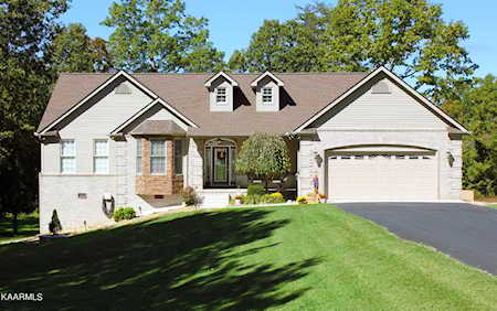 561 E Deer Creek Dr Crossville, TN 38571