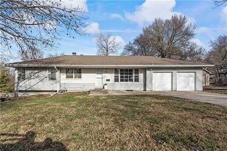 8608 E 74th Terrace Kansas City, MO 64133