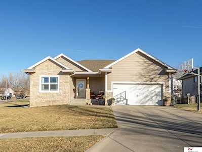 21244 McClellan Dr Gretna, NE 68028