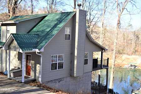 813 Yoakum Hollow Rd Jacksboro, TN 37757