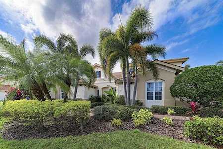 9442 Discovery TERRACE #202D Bradenton, FL 34212