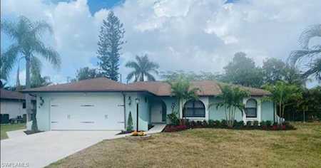 3572 Bailes St Bonita Springs, FL 34134