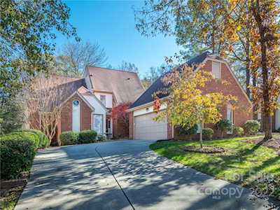5215 Rustlewood Ln Charlotte, NC 28226