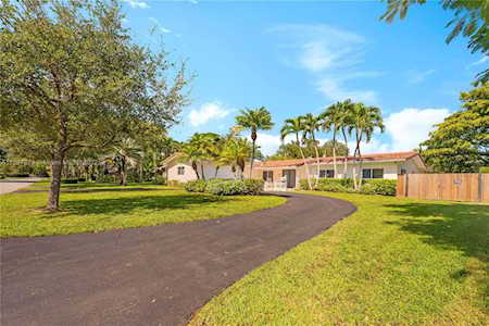 7325 SW 105th Ter Pinecrest, FL 33156