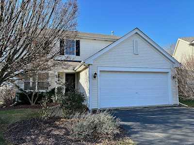 995 Lakestone Ln Aurora, IL 60504