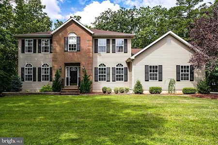 3 Oak Leaf Dr New Egypt, NJ 08533
